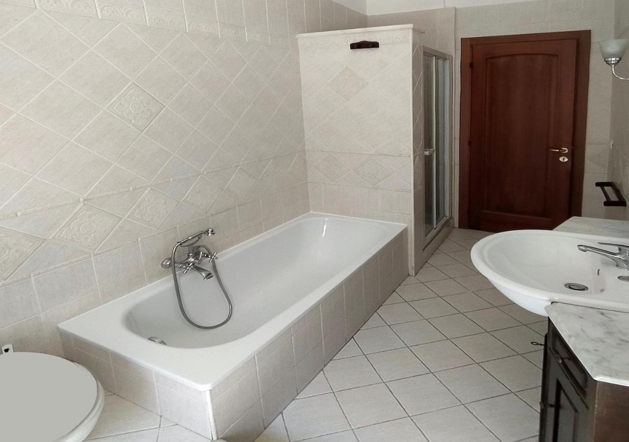 Cleo Azalea Apartment Ancona Exterior photo